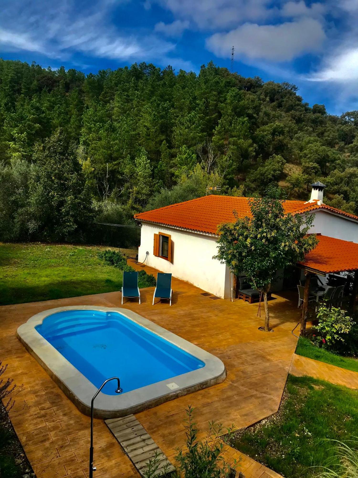 Charco La Olla Chalet Jabugo